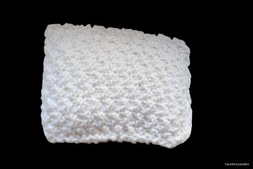 Spielkissen für Katzen gestrickt in weiß
